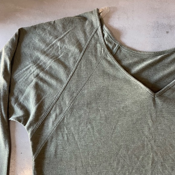 Lolë Sage Green Long Sleeve Long Shirt - Picture 4 of 4